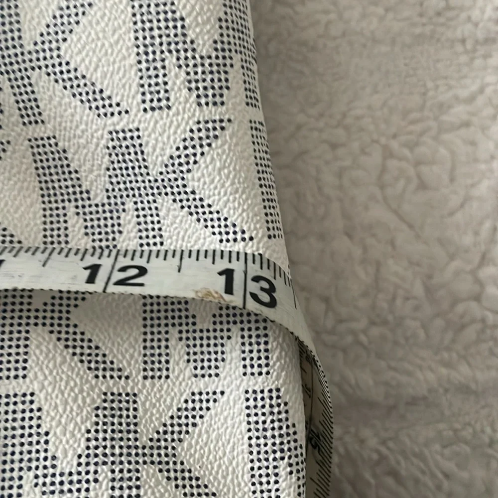 Michael Kors white and navy small tote purse - Picture 7 of 8